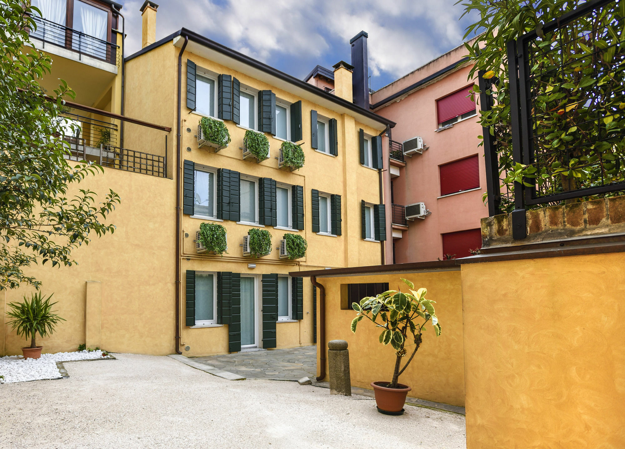 Brick House Treviso Apartment ภายนอก รูปภาพ
